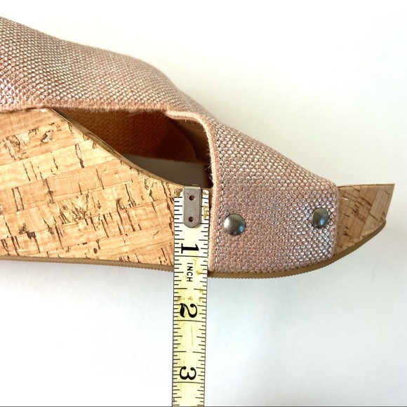 ⚡️Host Pick⚡️Lucky Brand Miller 2 Cork Platform Wedge Sandals in Metallic Peach - Picture 13 of 16